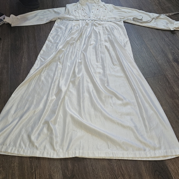 VTG NWT Barbizon "Judy"Satin Floral Embroidered White Nightgown Dead Stock SZ S - Picture 4 of 11